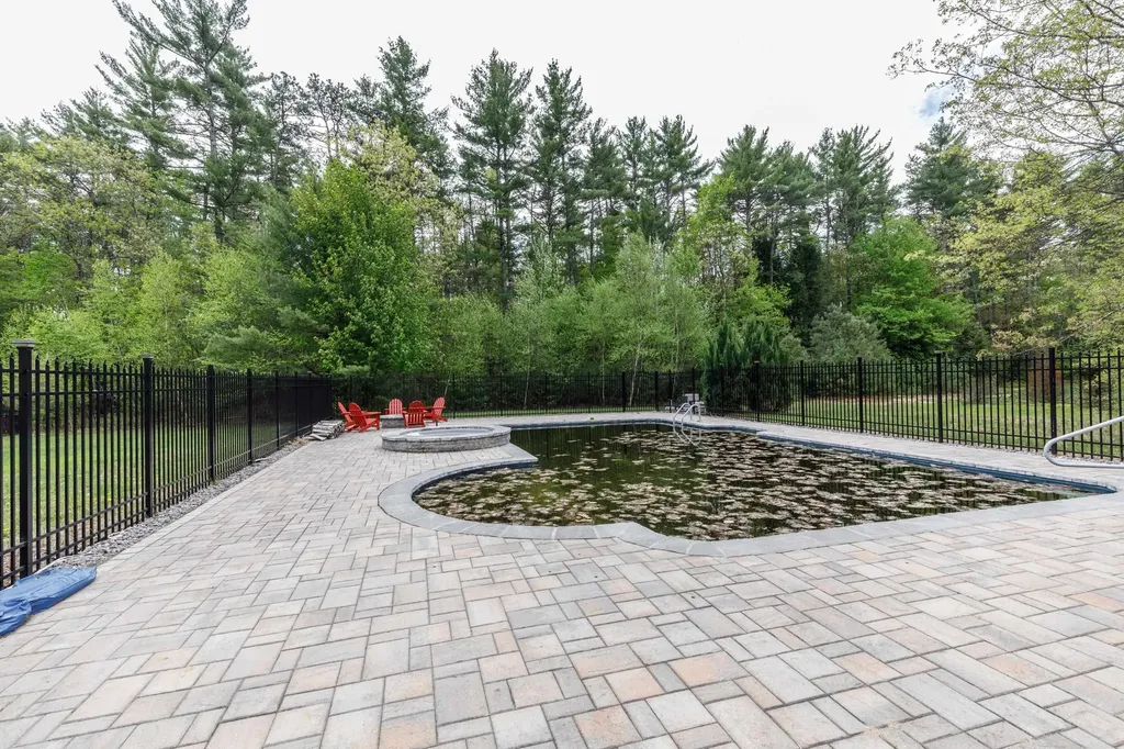 130 West Ridge Circle Hopkinton NH 03229