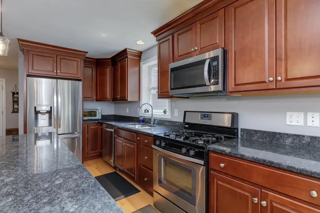130 West Ridge Circle Hopkinton NH 03229