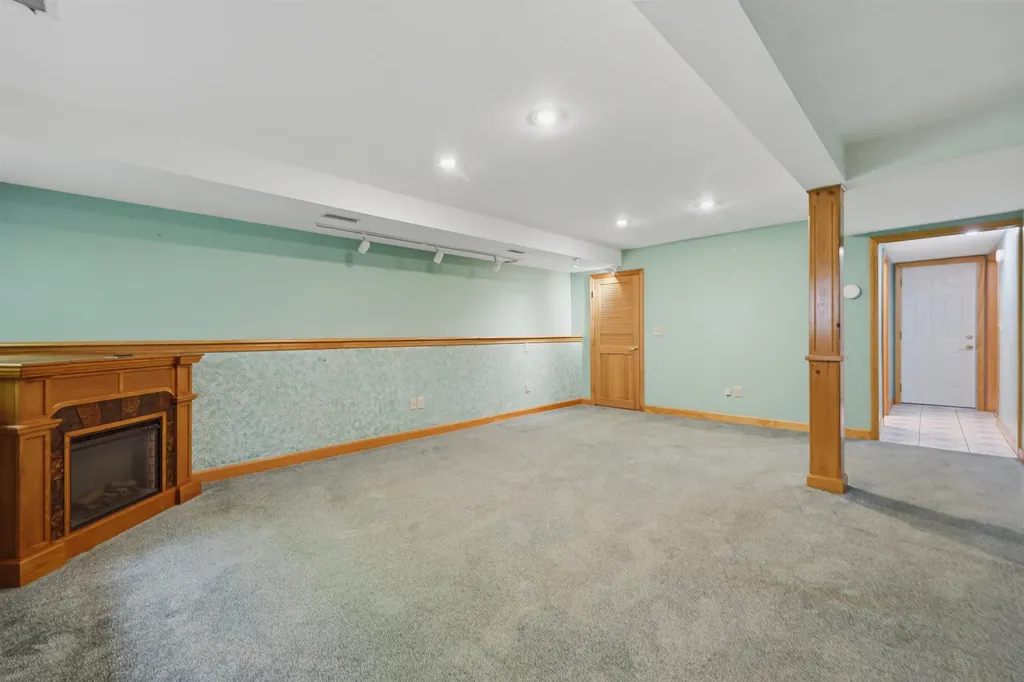 14 Cypress Road Milford NH 03055