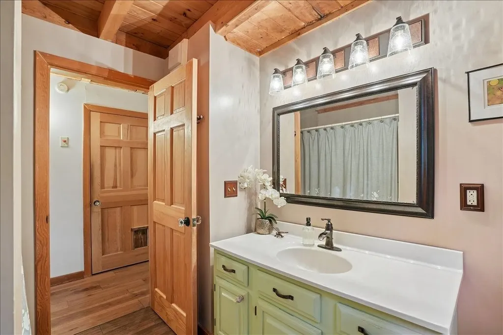 33 Quaker Road New Durham NH 03855