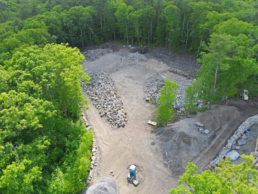 60 Boxwood Drive Auburn NH 03032