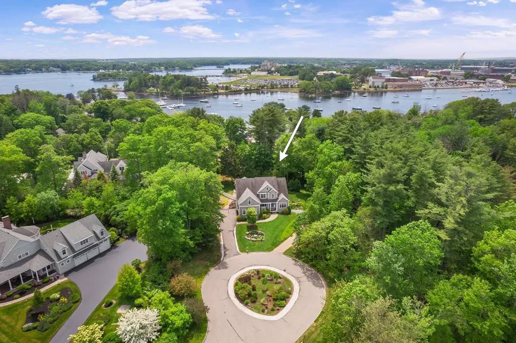 5 Tudor Drive Kittery ME 03904