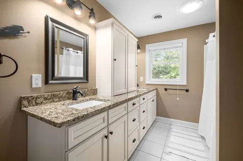 5 Tudor Drive Kittery ME 03904
