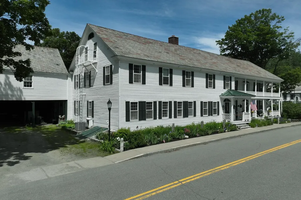 4 Court Street Newfane VT 05345