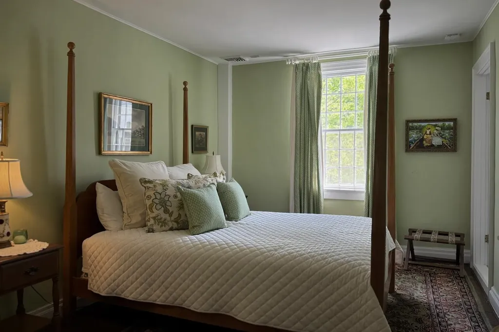 4 Court Street Newfane VT 05345