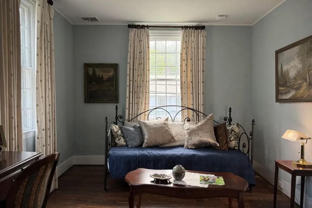 4 Court Street Newfane VT 05345