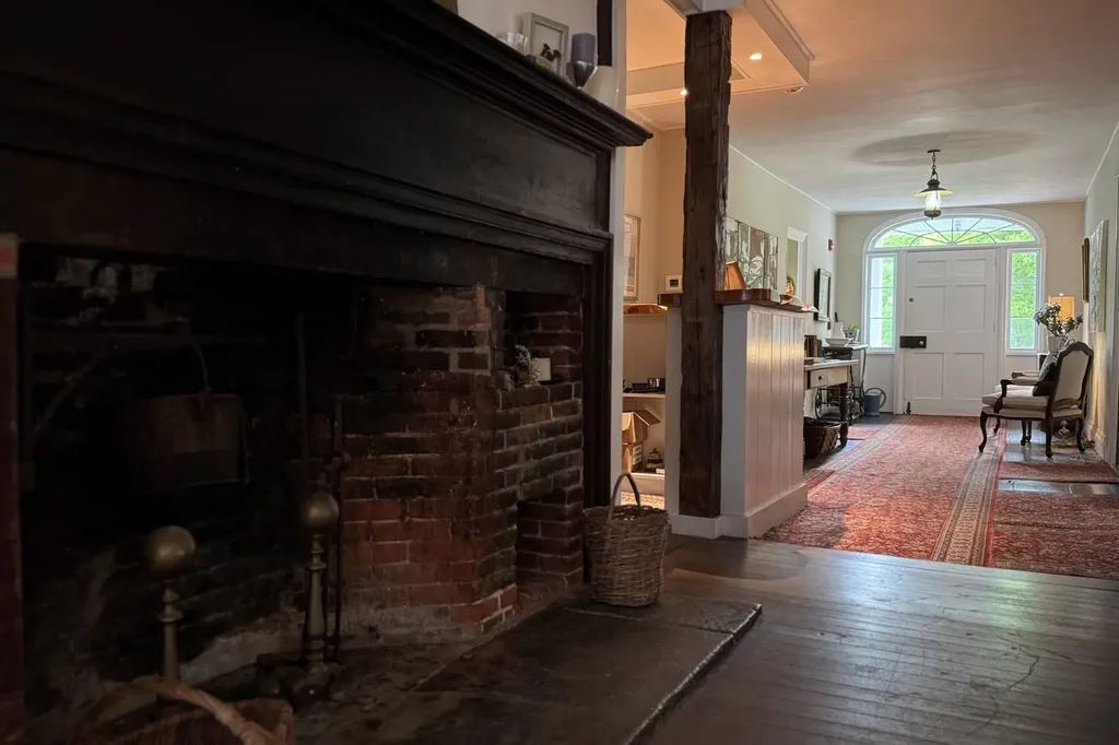 4 Court Street Newfane VT 05345