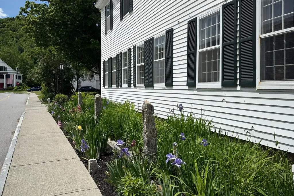 4 Court Street Newfane VT 05345