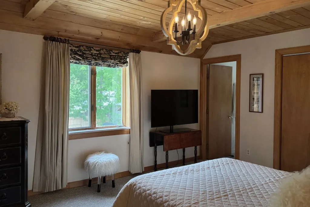 4 Court Street Newfane VT 05345