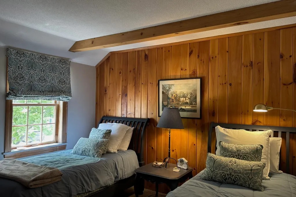 4 Court Street Newfane VT 05345
