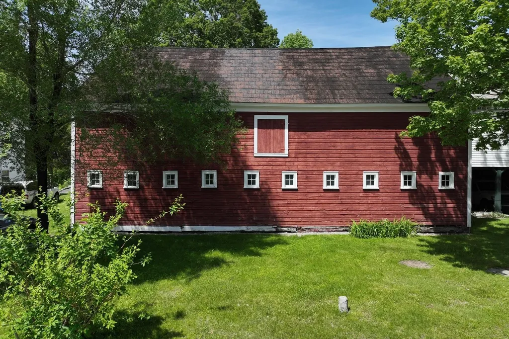 4 Court Street Newfane VT 05345