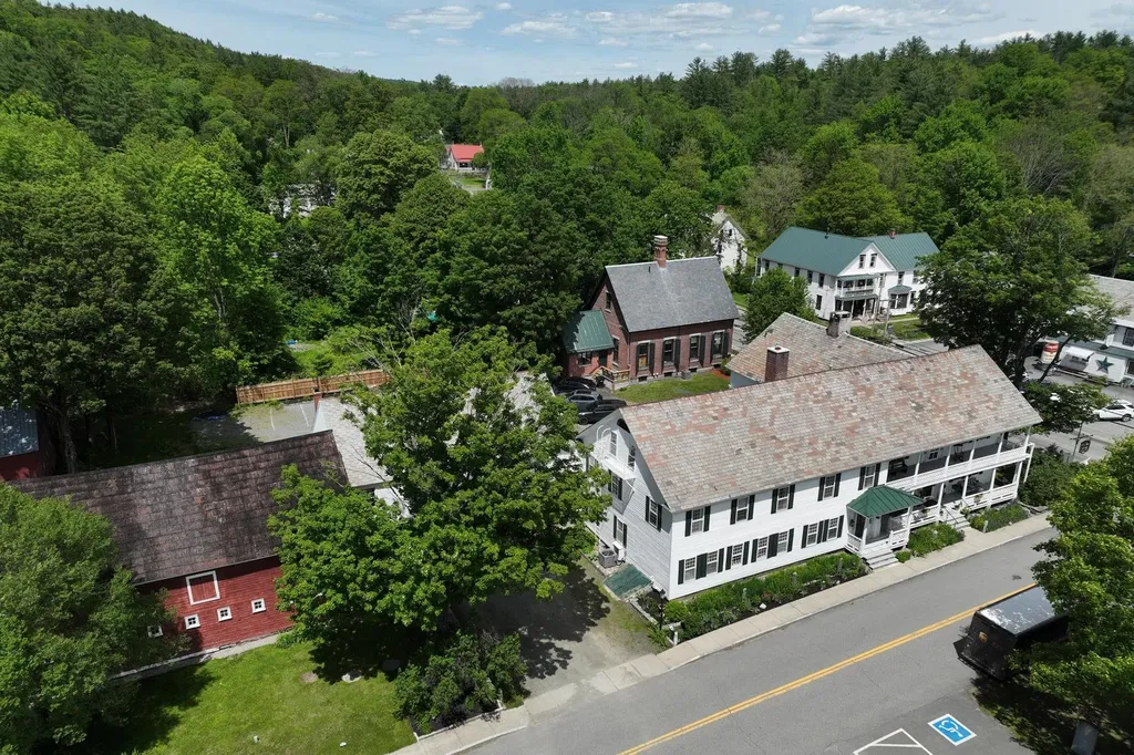 4 Court Street Newfane VT 05345