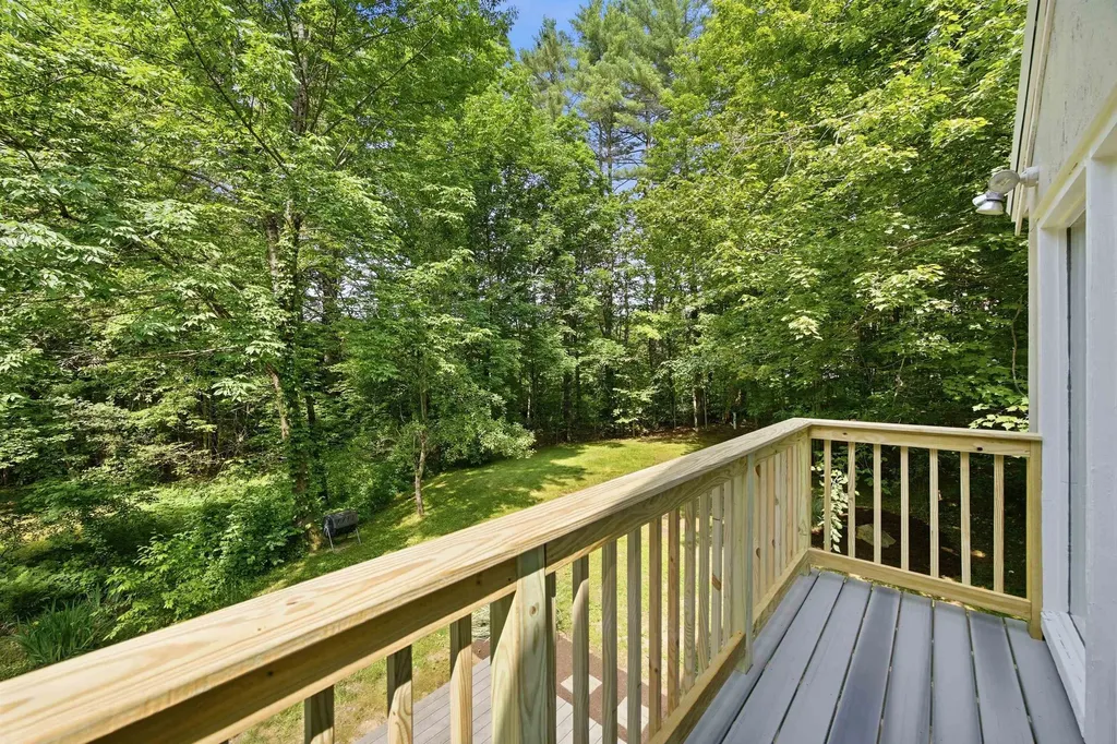 135 Lower Straw Road Hopkinton NH 03229