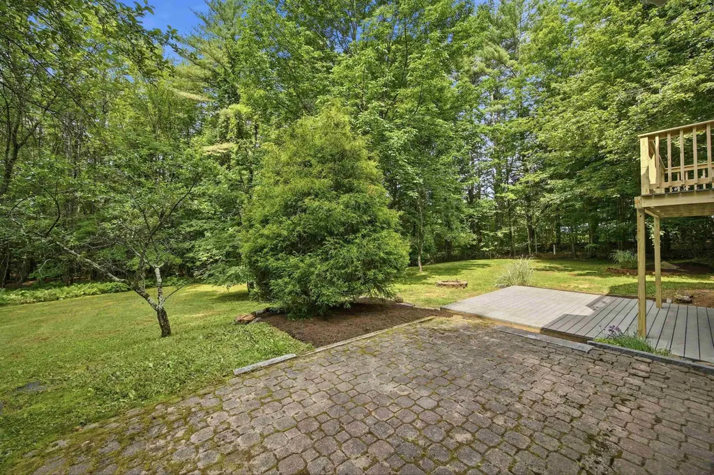 135 Lower Straw Road Hopkinton NH 03229