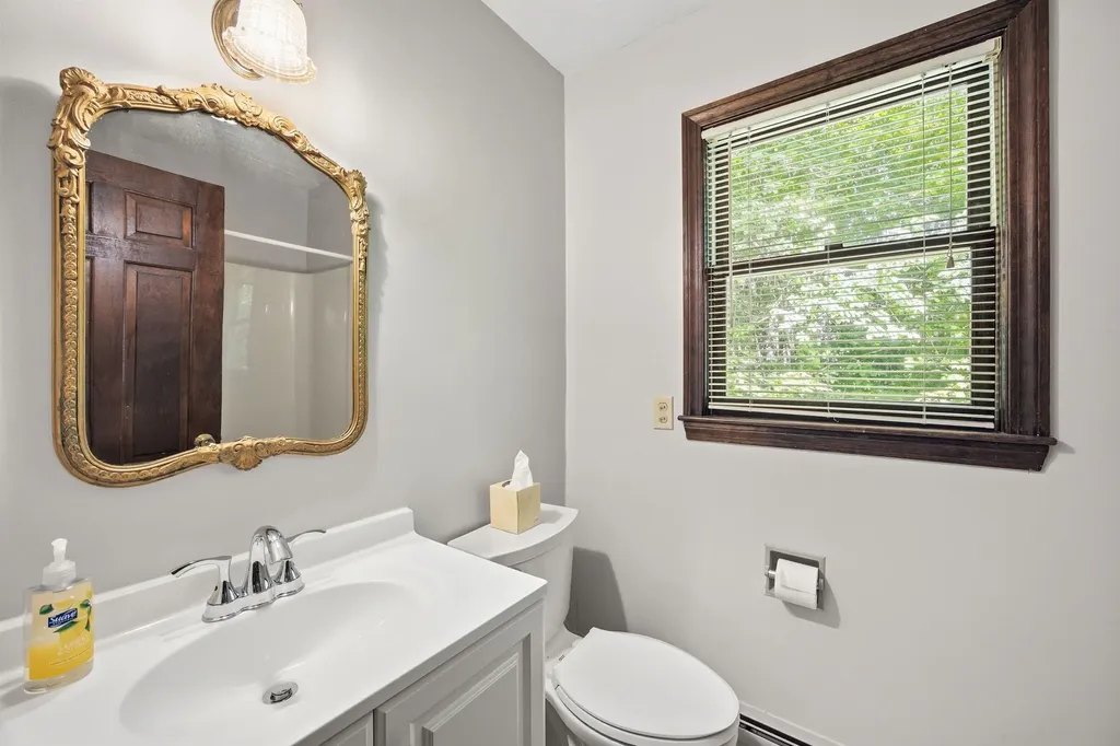 135 Lower Straw Road Hopkinton NH 03229