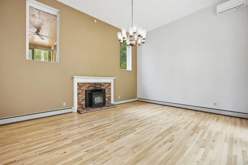 135 Lower Straw Road Hopkinton NH 03229