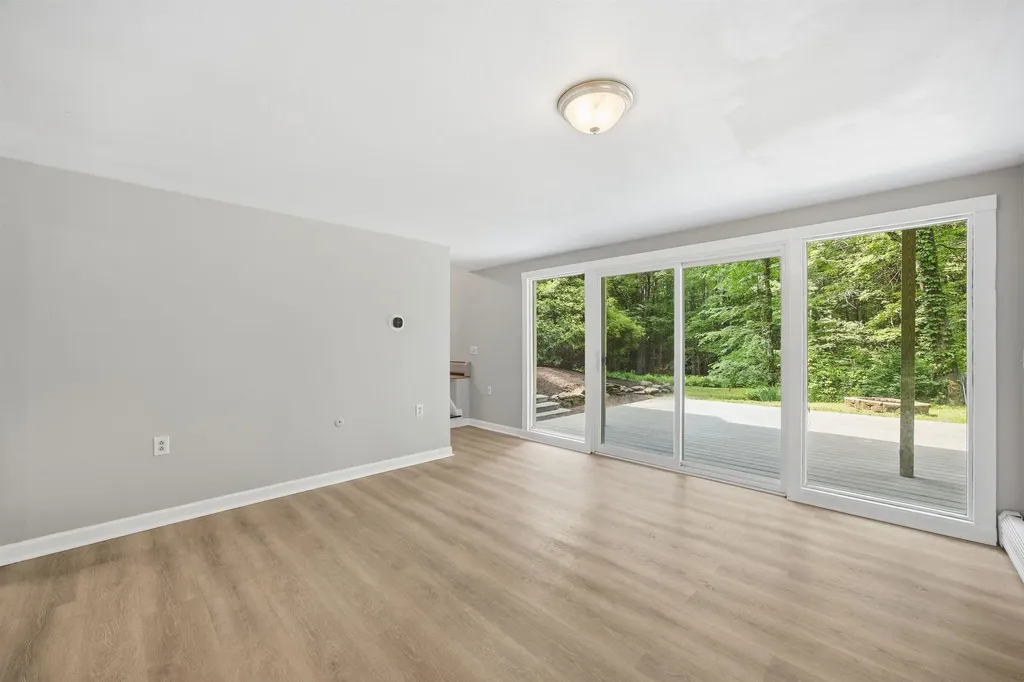 135 Lower Straw Road Hopkinton NH 03229