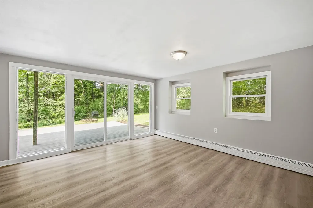 135 Lower Straw Road Hopkinton NH 03229
