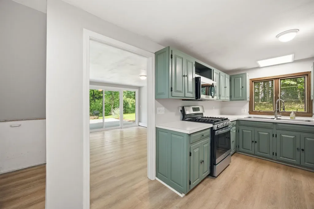 135 Lower Straw Road Hopkinton NH 03229