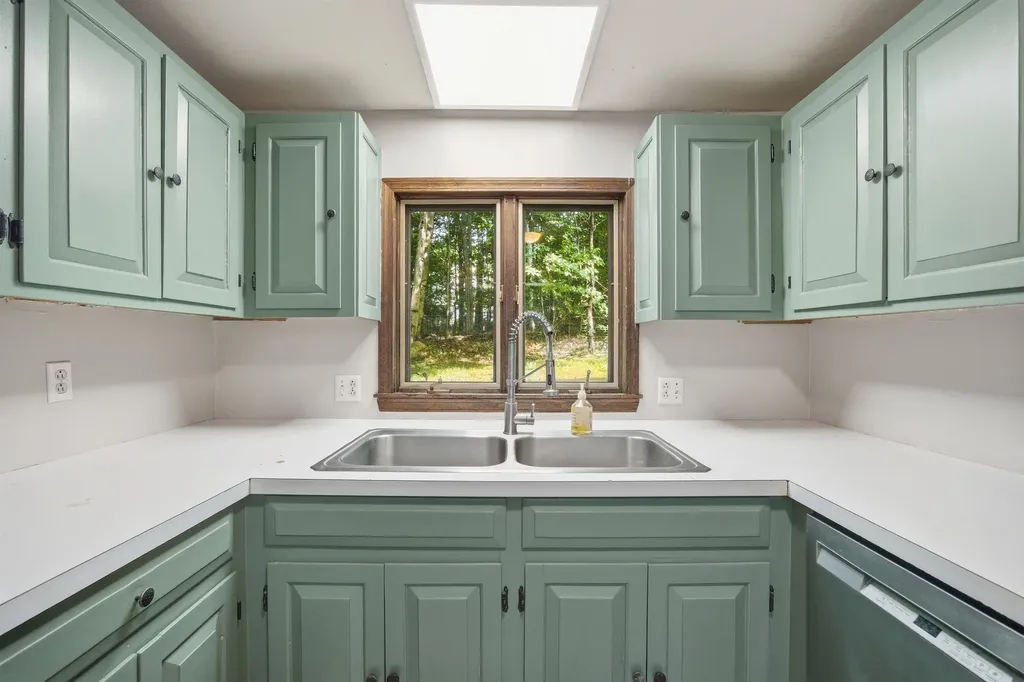 135 Lower Straw Road Hopkinton NH 03229