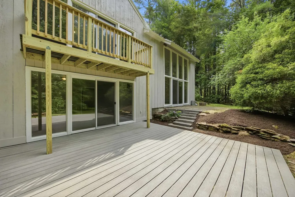135 Lower Straw Road Hopkinton NH 03229