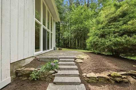 135 Lower Straw Road Hopkinton NH 03229