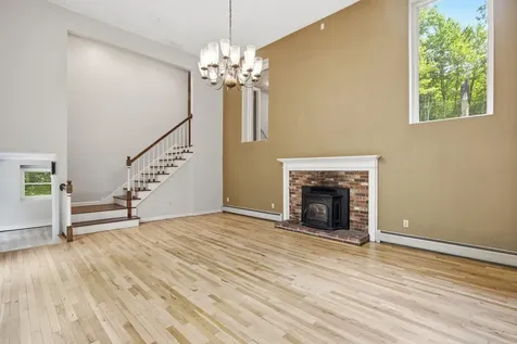 135 Lower Straw Road Hopkinton NH 03229