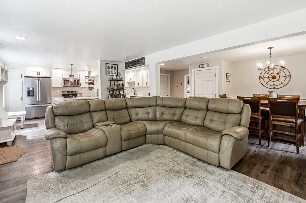 163 Nottingham Road Deerfield NH 03037