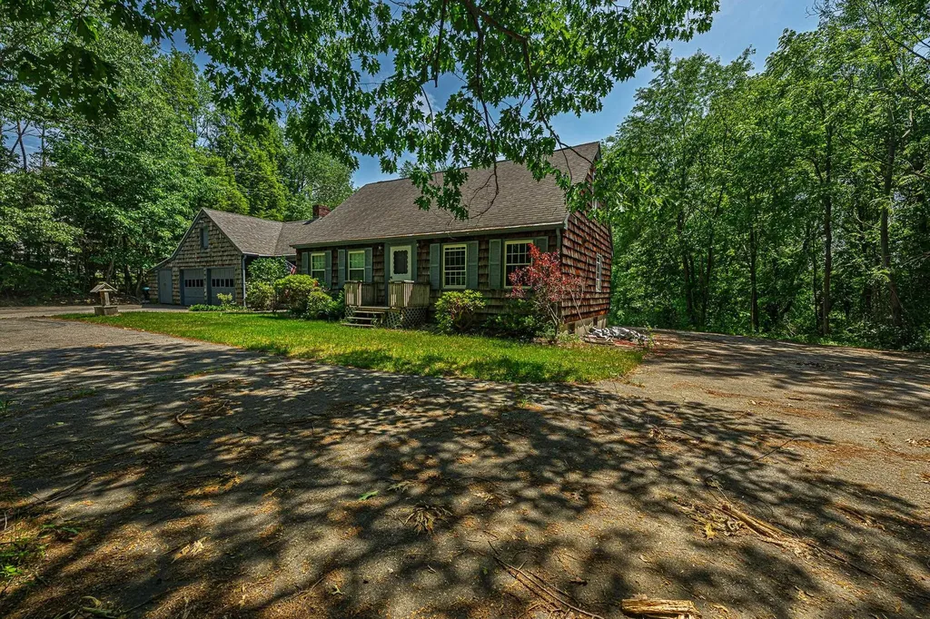 7 Squamscott Road Stratham NH 03885