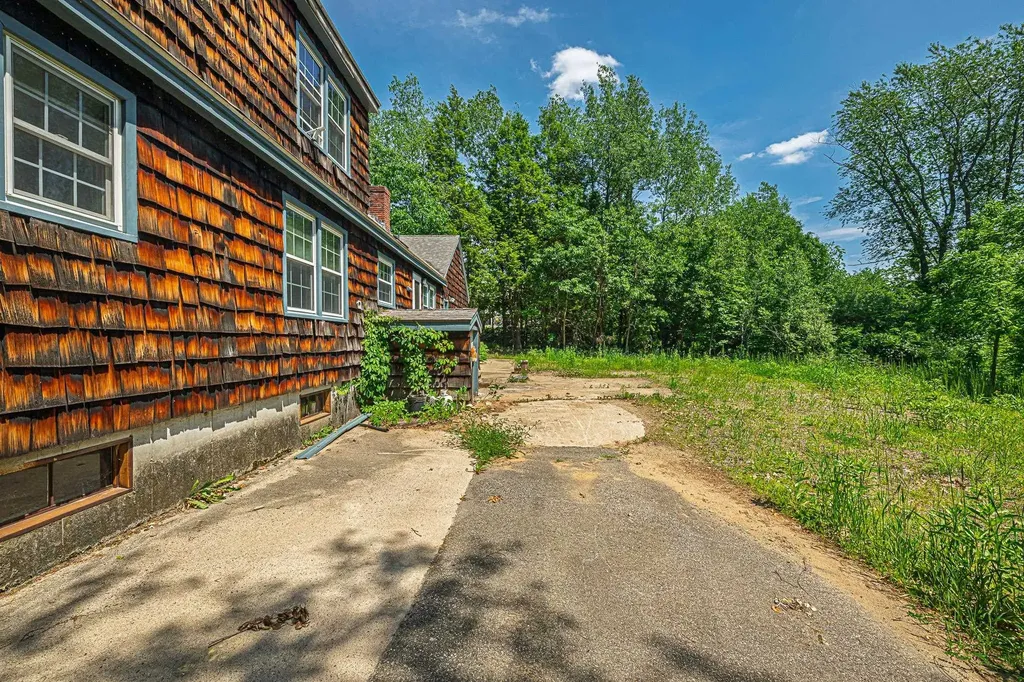 7 Squamscott Road Stratham NH 03885