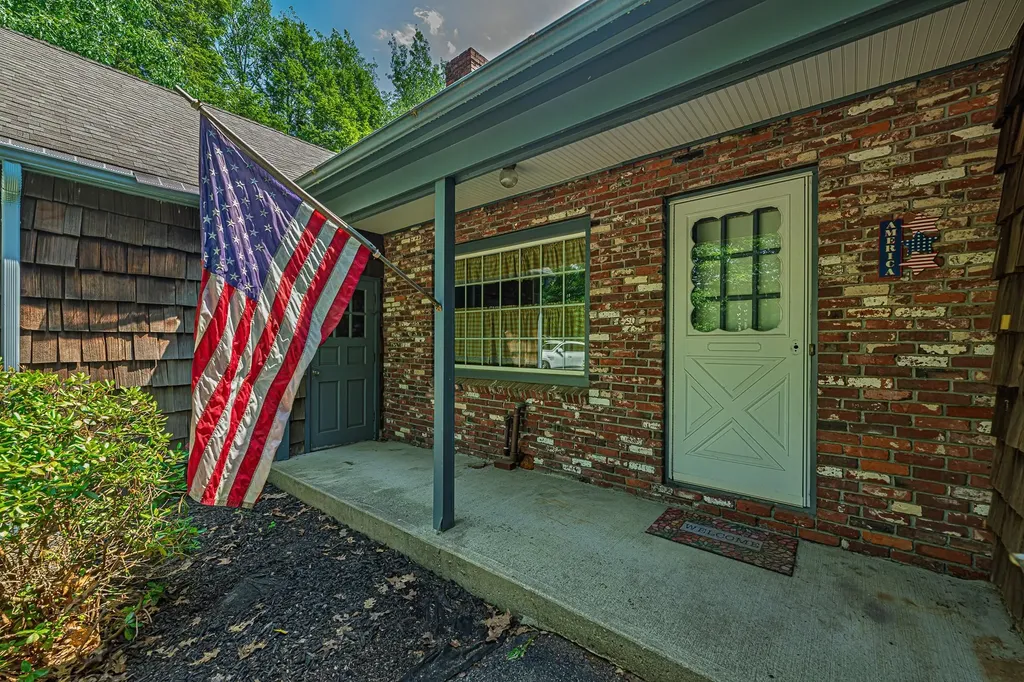 7 Squamscott Road Stratham NH 03885