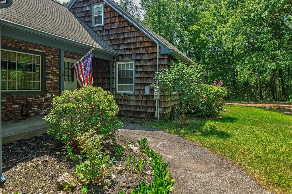 7 Squamscott Road Stratham NH 03885
