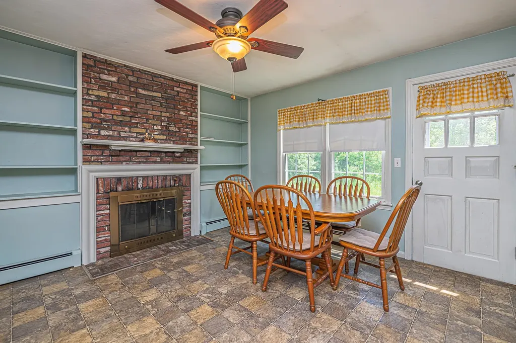 7 Squamscott Road Stratham NH 03885