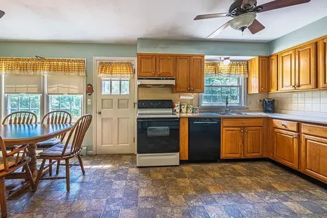 7 Squamscott Road Stratham NH 03885