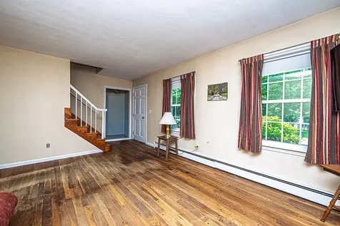 7 Squamscott Road Stratham NH 03885