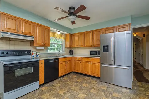 7 Squamscott Road Stratham NH 03885