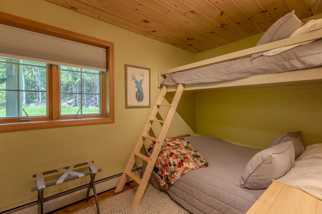 157 Old Sawmill Road Londonderry VT 05148