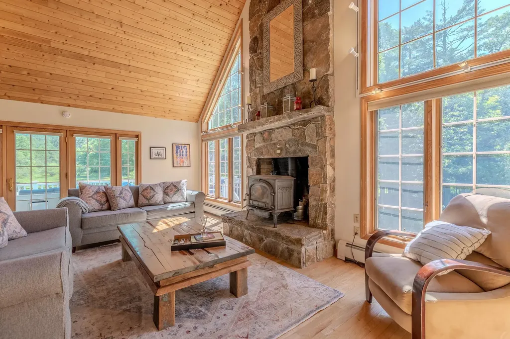 157 Old Sawmill Road Londonderry VT 05148