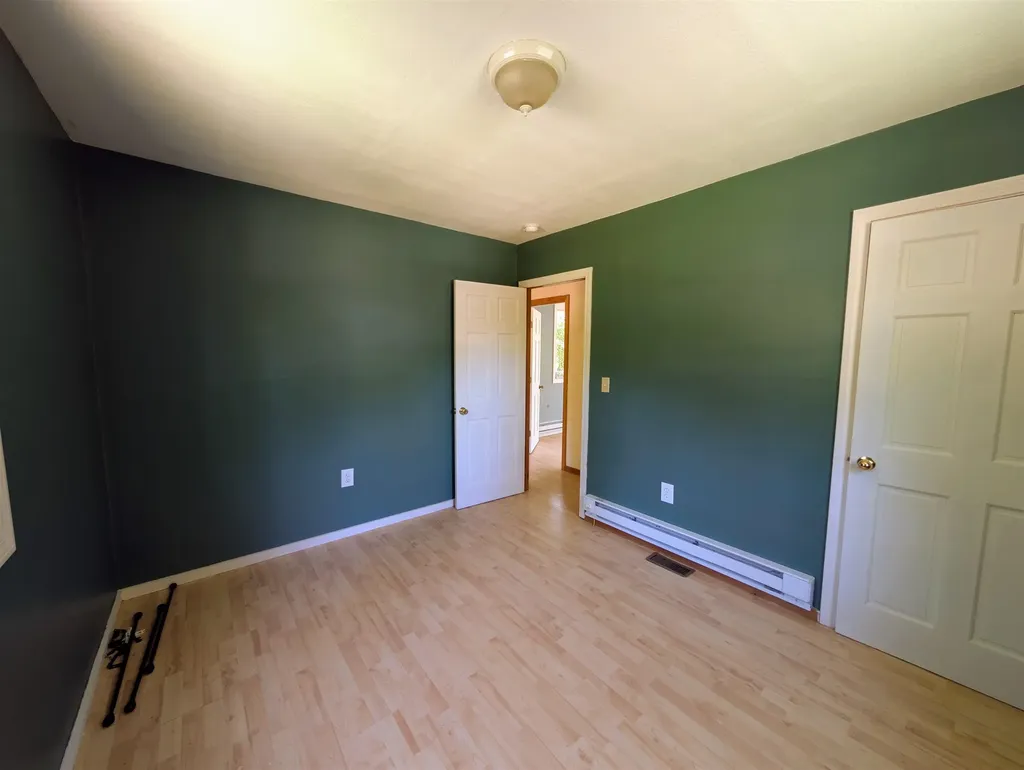 23 Penn Avenue Deerfield NH 03037