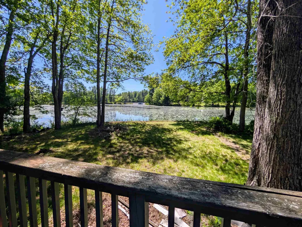 23 Penn Avenue Deerfield NH 03037
