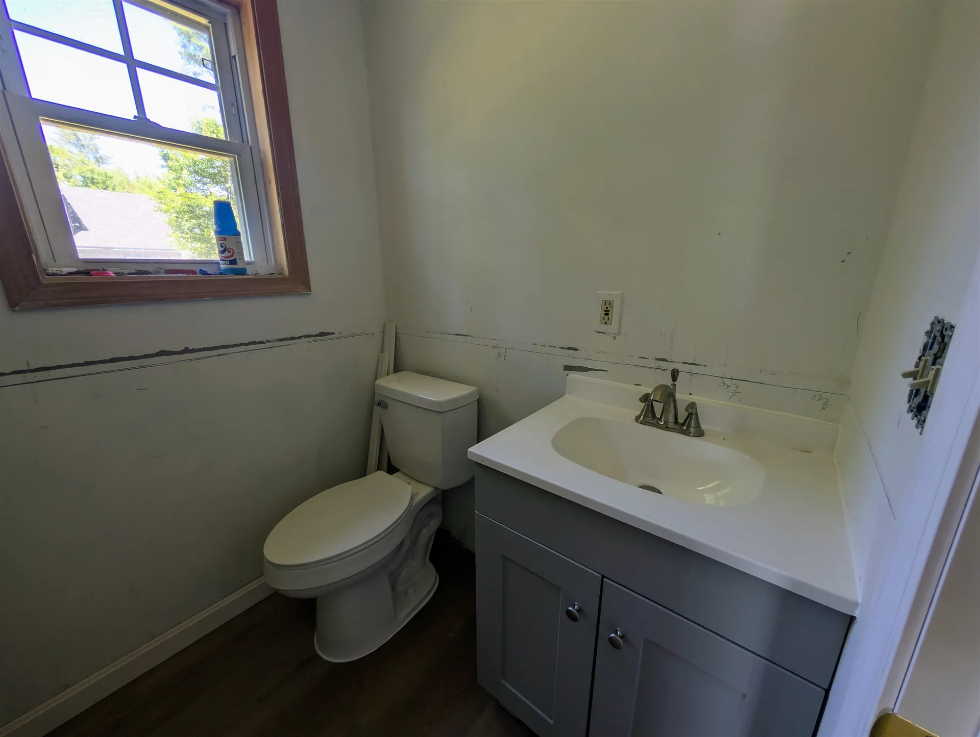 23 Penn Avenue Deerfield NH 03037