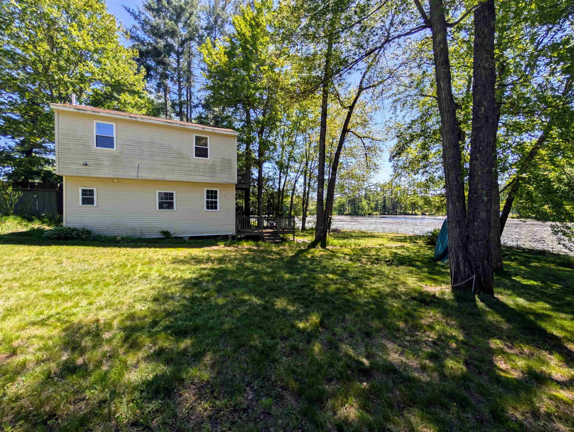 23 Penn Avenue Deerfield NH 03037