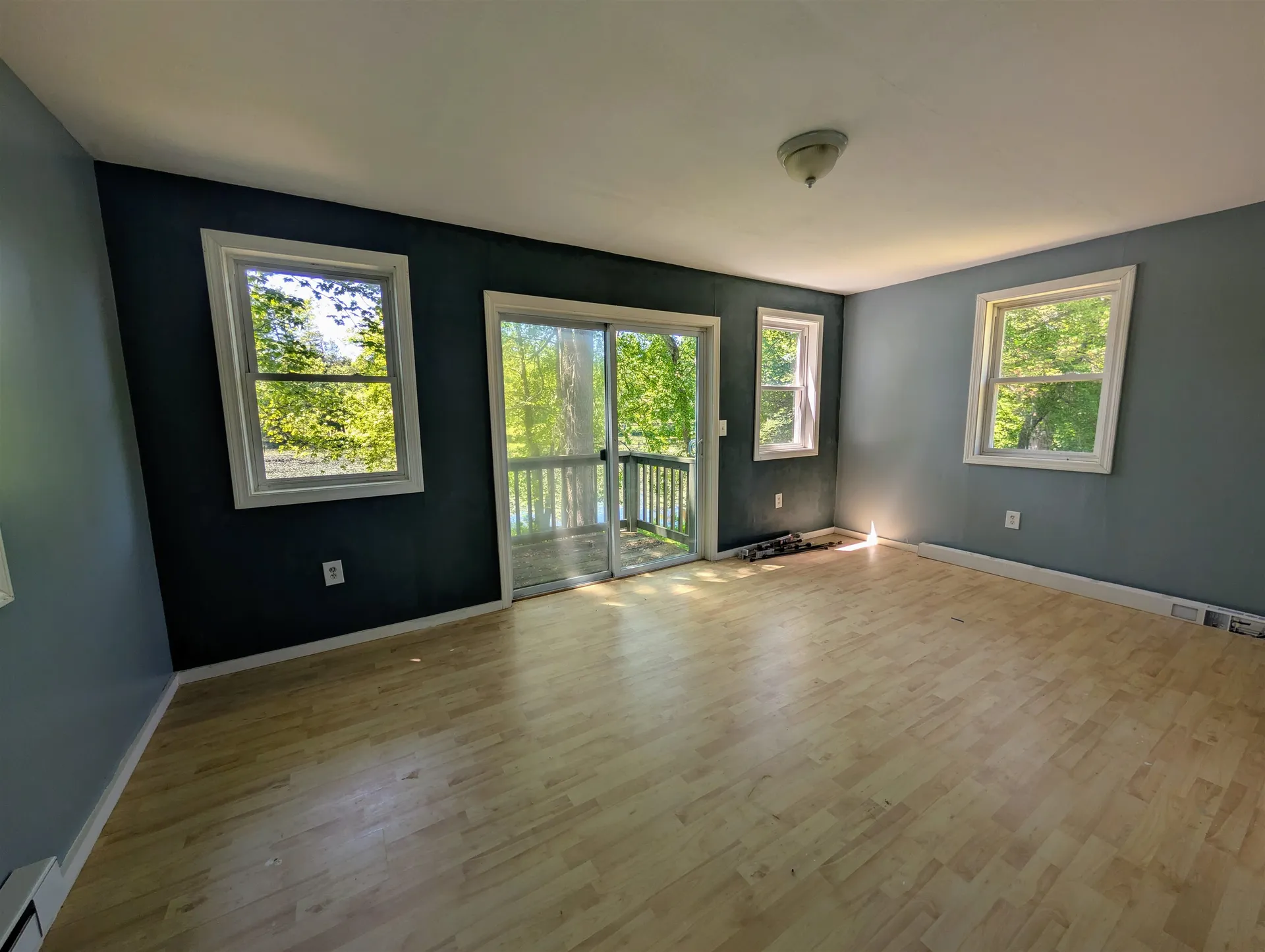 23 Penn Avenue Deerfield NH 03037