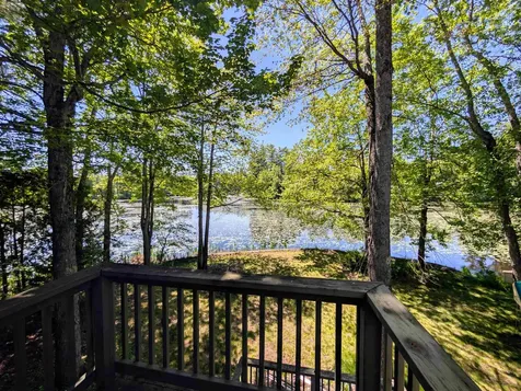 23 Penn Avenue Deerfield NH 03037