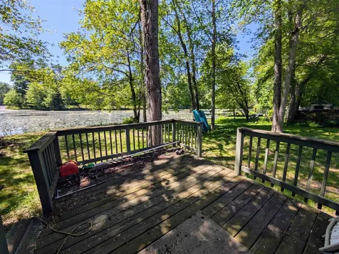 23 Penn Avenue Deerfield NH 03037