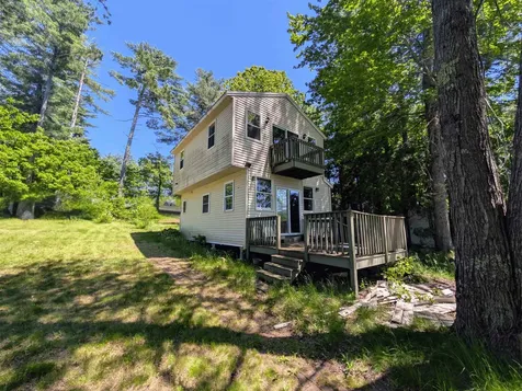 23 Penn Avenue Deerfield NH 03037