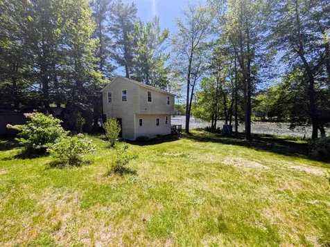 23 Penn Avenue Deerfield NH 03037