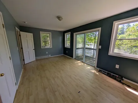 23 Penn Avenue Deerfield NH 03037