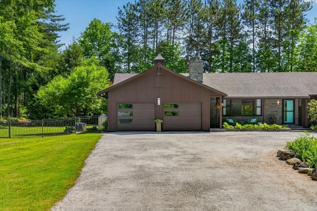 431 Brookwood Mendon VT 05701