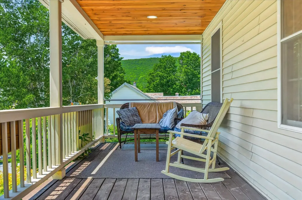 121 Hull Avenue Wallingford VT 05773